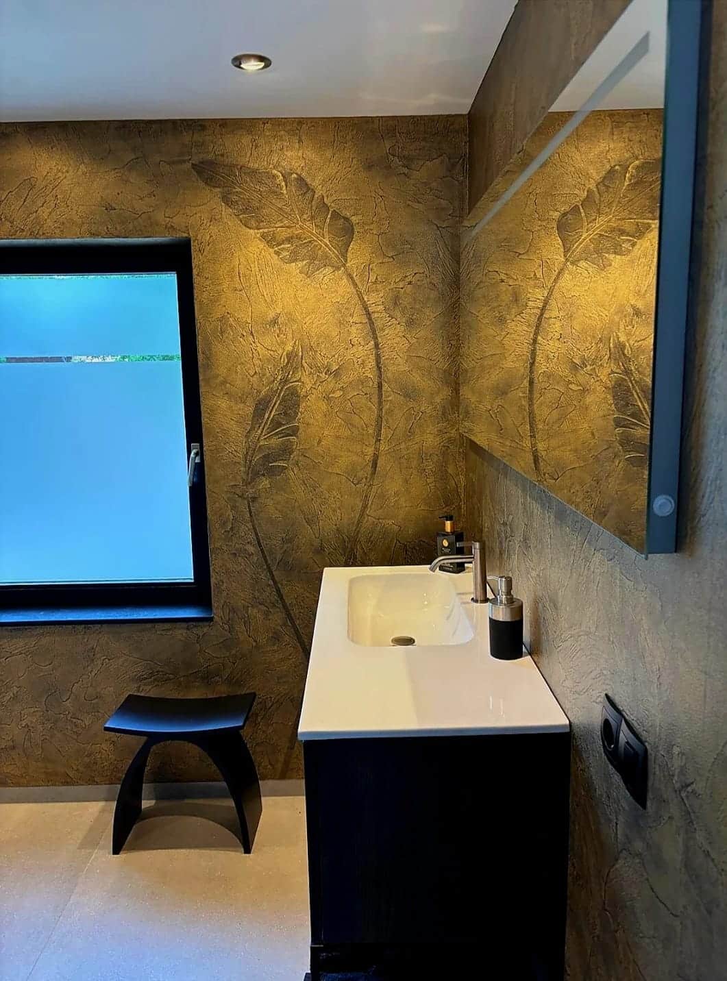 Badkamer decoratief stucwerk